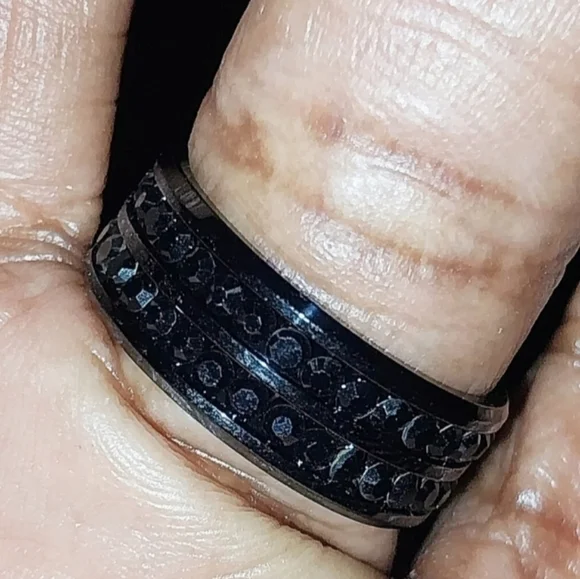 Black Stainlesssteel Unisex Ring with Gemstone Detailing